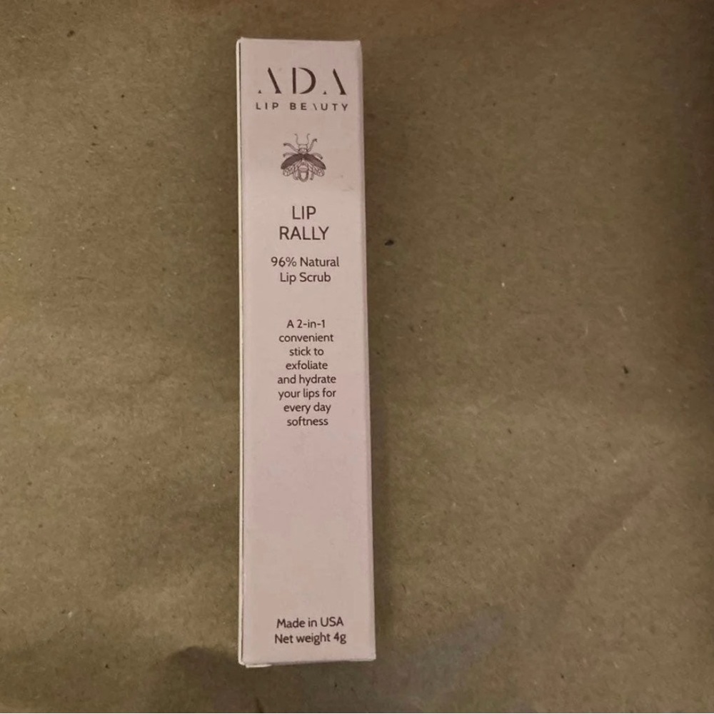 Ada lip rally lip scrub